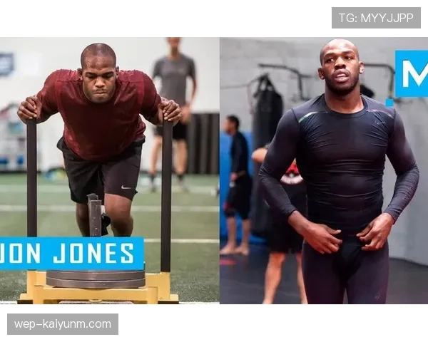 乔恩·琼斯又晒训练房，器械精致得像展厅，我的客厅瞬间尴尬