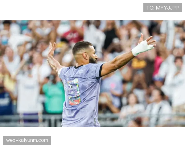 巴尔韦德如何驱动右路进攻并衔接边中结合？