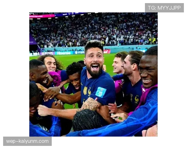 格列兹曼与吉鲁的角色差异：组织核心与战术支点如何影响数据与场上作用？